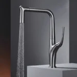 Brushed Gold ดึงออกก๊อกน้ําห้องครัวแตะทองเหลือง Crane สําหรับห้องครัวติดตั้งสีดําอ่างล้างจานก๊อกน้ําก๊อกน้ําห้องครัวสีเทา 1