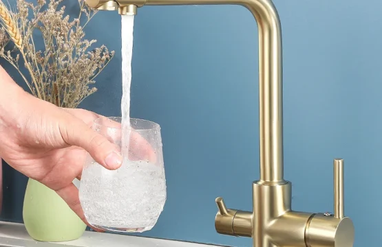 ULA ก๊อกน้ําห้องครัวกรองทองเครื่องฟอกอากาศก๊อกน้ํา Dual Sprayer น้ําดื่มผสมแตะหัวฉีดทองเหลืองอ่างล้างจาน Torneira 1