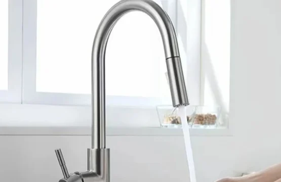 ก๊อกน้ําห้องครัวดึงแปรงนิกเกิลสแตนเลสสีดําครัวผสมแตะอ่างล้างจานแตะ 1