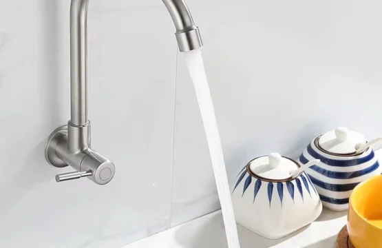 ก๊อกน้ําห้องครัวสแตนเลสติดผนังก๊อกน้ําเย็นเดี่ยว Lower Curve ก๊อกน้ําอ่างล้างจาน Water TAP คุณภาพระดับพรีเมียม 1