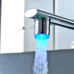 6 PC/3 PC/1 PC เปลี่ยนส่องสว่าง 7 สี LED ก๊อกน้ําสีเปลี่ยนกระพริบอุณหภูมิควบคุมก๊อกน้ํา 2