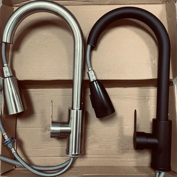 ก๊อกน้ําอ่างล้างจานสแตนเลสดึงออกอ่างล้างจานน้ําแตะดาดฟ้าติดตั้งผสม Stream Sprayer หัวก๊อกน้ําร้อนเย็น 1