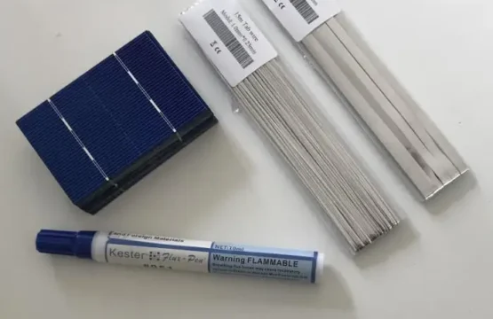 ALLMEJORES 50 ชิ้น 78 มิลลิเมตร x 52 มิลลิเมตรพลังงานแสงอาทิตย์สำหรับ DIY 12 โวลต์ 24 โวลต์แผงเซลล์แสงอาทิตย์โมดูล + ลวดบัดกรีชุด 1