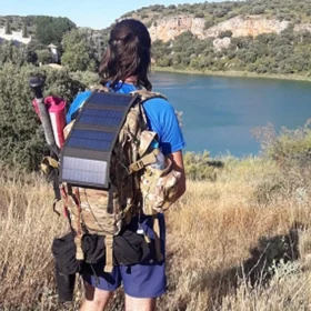 แผงโซลาร์เซลล์พับได้แบบพกพาขนาดเล็กกันน้ำ 5V สำหรับชาร์จแบตเตอรี่โทรศัพท์มือถือ 1 ชิ้น 5