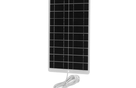 เครื่องชาร์จแบตเตอรี่ 8W 5V แผงโซลาร์เซลล์กันน้ำ 1600MA แผงโซลาร์เซลล์กลางแจ้งแบบโมโนลิธิกซิลิคอนสำหรับกล้องรักษาความปลอดภัยกลางแจ้งไร้สาย 1