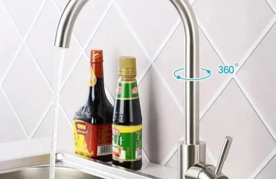 Baokemo ก๊อกน้ำห้องครัวสแตนเลส360 ° หมุนคอหงส์ผสมร้อนและเย็นติดตั้งบนดาดฟ้าจับเดี่ยว fauce 1