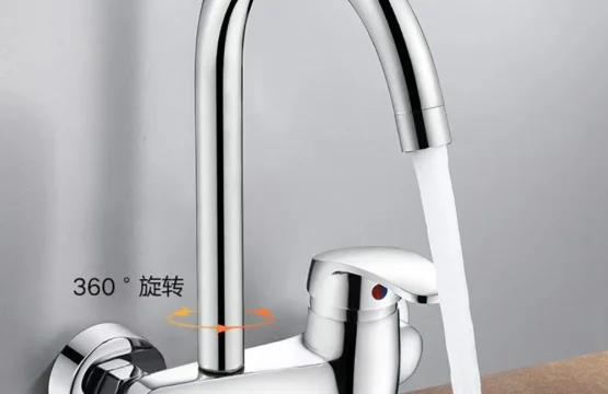 ทองเหลืองห้องครัวผนังก๊อกน้ําร้อนและเย็นอ่างล้างหน้าวาล์วผสมก๊อกน้ําสากล 1