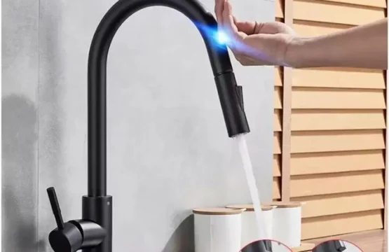 ก๊อกน้ำแบบสัมผัสในครัว ดึงออกได้ นิกเกิลขัดเงา เซ็นเซอร์ สแตนเลส สีดำ ก๊อกน้ำอัจฉริยะแบบเหนี่ยวนำ ก๊อกน้ำแบบสัมผัสสำหรับอ่างล้างจาน 1