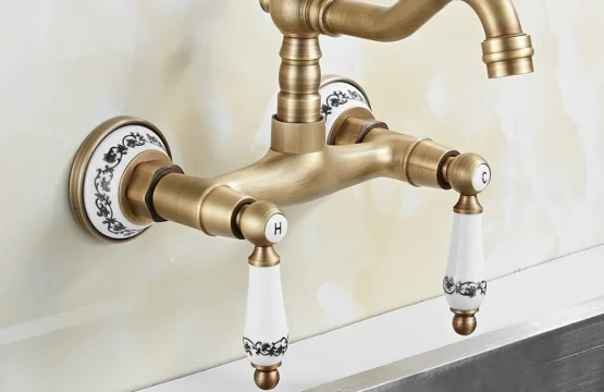 เครื่องผสมน้ำร้อนเย็นแบบคู่ก๊อกน้ำสำหรับห้องครัวทองเหลืองโบราณติดผนัง kran antik ก๊อกอ่างล้างหน้าในครัวหมุนได้360องศา 1