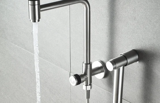 บากาลาก๊อกน้ำสำหรับห้องน้ำแบบหมุนก๊อกน้ำสำหรับห้องครัวผนังหรือบนดาดฟ้าก๊อกน้ำสำหรับห้องน้ำก๊อกน้ำออกประตูทำจากสแตนเลส304 1