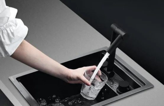 ก๊อกอ่างล้างจานซ่อนก๊อกน้ำสำหรับห้องครัวแบบพับได้360หมุนได้เครื่องผสมน้ำร้อนเย็นสำหรับห้องน้ำ RV เรือเดินทะเลอุปกรณ์เสริม 1