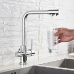 กรองก๊อกน้ำห้องครัว Chrome ดื่ม Pure Water Kitchen Tap Deck Mounted Dual จับ 3 - ways ร้อนเย็นห้องครัว Mixers 3