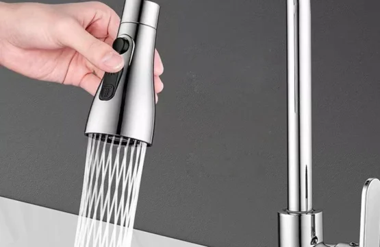 ดึงออกก๊อกน้ําห้องครัวหัวฉีด 3 ฟังก์ชั่นเครื่องพ่นสารเคมี 2 รูปแบบที่ทันสมัยทนทานอ่างล้างจานสเปรย์หัวเปลี่ยน 1