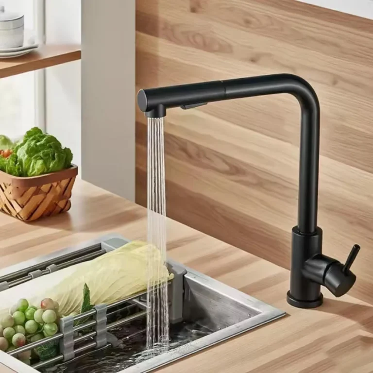 ก๊อกน้ำอ่างล้างจานแบบดึงออกได้ สีดำ รุ่นสองหัวฉีด สตรีมและสเปรย์  ทำจากสแตนเลส  ผสมน้ำร้อนน้ำเย็น  ติดตั้งบนเคาน์เตอร์ 1
