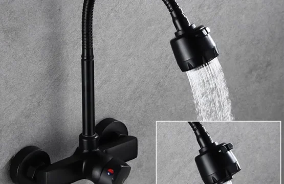 สีดํา/แปรงก๊อกน้ําห้องครัว Wall Mount 2 ฟังก์ชั่นร้อนและเย็นก๊อกน้ําอ่างล้างจาน 360 องศาหมุน Sprayer ก๊อกน้ํา 1