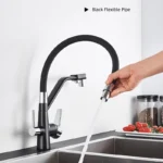 สีดํา Chrome กรองน้ําก๊อกน้ําห้องครัวร้อนน้ําเย็น Dual Water Outlet 360 องศาหมุนก๊อกน้ําห้องครัวผสมน้ําบริสุทธิ์ 5