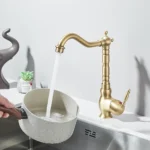 ก๊อกน้ำทองเหลืองโบราณสำหรับห้องน้ำและห้องครัว ก๊อกน้ำทองเหลืองแบบก้านโยกเดี่ยว คอหมุนได้ ก๊อกผสมน้ำร้อนน้ำเย็นสำหรับอ่างล้างหน้าแบบรูเดียว 6