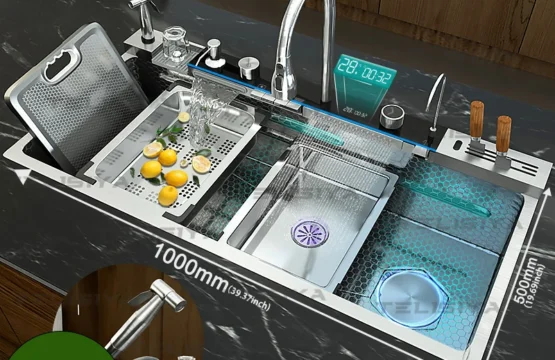 อ่างล้างจานสแตนเลสมัลติฟังก์ชั่นจอแสดงผลดิจิตอลน้ําตกขนาดใหญ่ช่องเดียวพร้อมชั้นวางสําหรับมีดล้างจานอ่างล้างหน้า 1