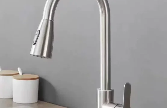 ก๊อกน้ำห้องครัวสีดำแบบดึงออกได้ ผลิตจากสแตนเลสสตีลขัดเงา นิกเกิล สำหรับอ่างล้างจาน 1